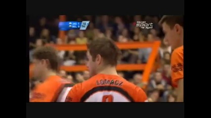 Bartosz Kurek 2nd meter spike