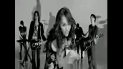 Miley Cyrus and Nick Jonas - Before the storm