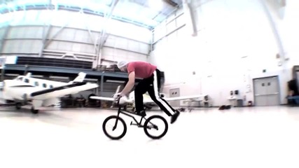 Невероятни трикове с Bmx !