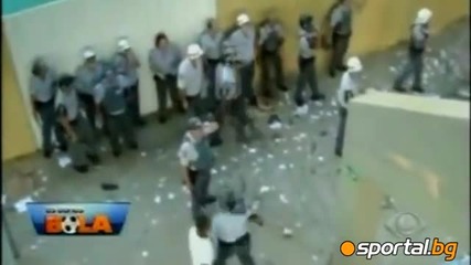 Бой между фенове на Палмейрас и полицията
