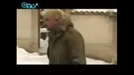 Нешоуто На Нед Напръскване С Газов Спрей.3gp