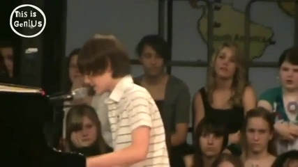 11 годишно момче пее като Lady Gaga 