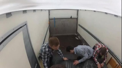 [смях]как се яде в камион...