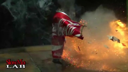 Експлозия на Кока Кола на забавен кадър
