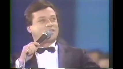 Halid Beslic - I zanesen tom ljepotom - (Live) - Pesma Godine 1985