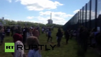 UK: Protesters surround Yarl's Wood immigration centre, demanding its closure