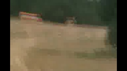 Гонка м/у автобус и самосвал!!!