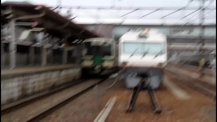 Земетресението в Япония направо преобръща влаковете 