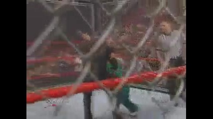 Побоят който изяди Hornswoggle в Стоманената Клетка