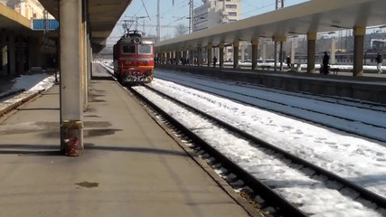 44 099.0 се изнася от 1 коловоз