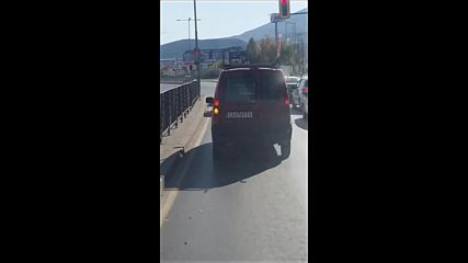 Кола замърсява София