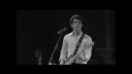 Jonas Brothers - Superstition Live with Jordin Sparks