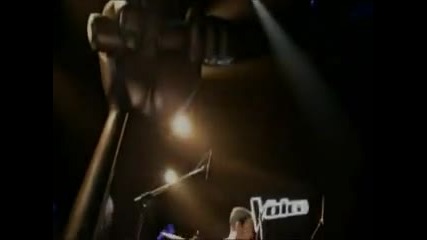 Christina Aguilera, Adam Levine, Blake Shelton & Cee Lo Green - Crazy (live).flv