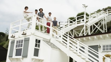 Hit !!! One Direction - What Makes You Beautiful