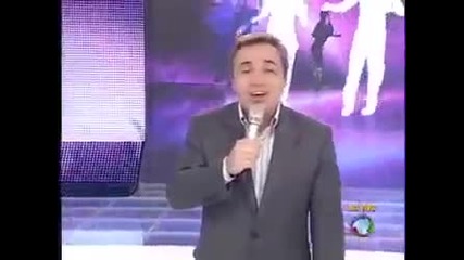 Едро момиче танцува Хип Хоп и Латино танц