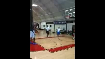 Dwight Howard practicing for the 09 - 10 season split2