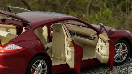 Porsche Panamera Turbo - 1:18