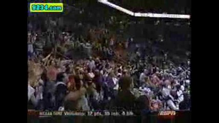Tony Parker Dunks !!