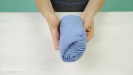 Как да сгънем тениска компактно и без да се получават гънки