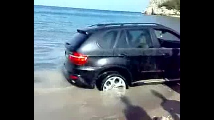 Затънало в морето Bmw x5 