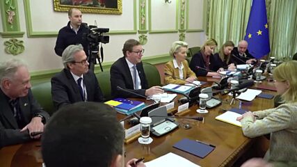 Председателят на ЕК и 15 еврокомисари пристигнаха в Киев