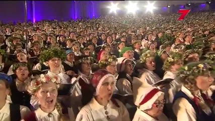 хор от 15 000 души участва на фестивал в Латвия!