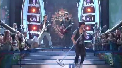 Бг Превод! Jonas Brothers - World War I I I Live Teen Choice Awards 2009