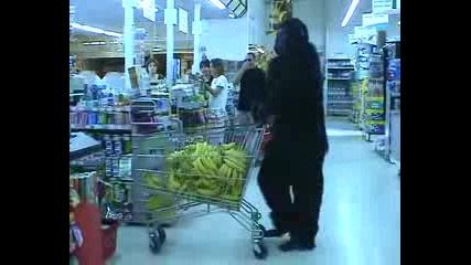 Маймуна В Супермаркет