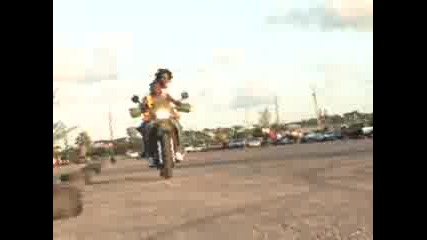 Шоу с мотори на задна