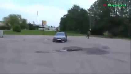 Баба прави дрифт с Bmw