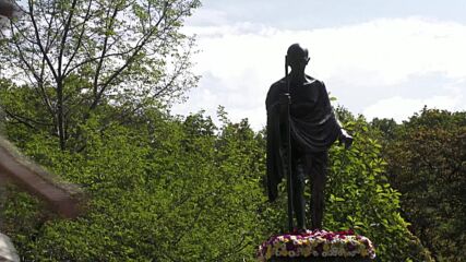 Моди посети паметника на Ганди в Киев