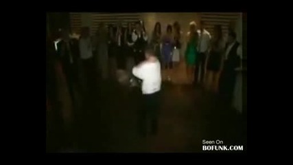 Не въртете така приятелката си