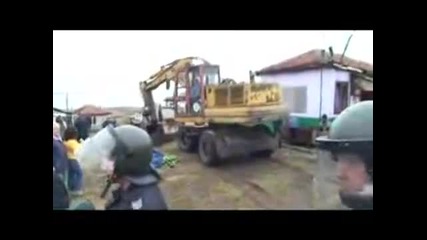 Цигани се бият с багер