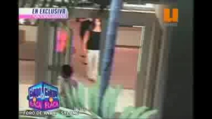 Anahi de compras y fumando con amigos (te Cachamos - Gyf)