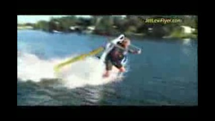 Човек Ходещ Върху Вода!!!!