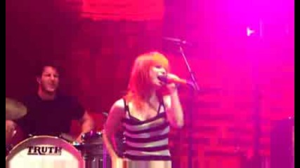 Paramore - Where the Lines Overlap (live in Bakersfield) (hd)