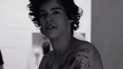Harry Styles ll Sweater Weather