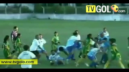 Смешни футболни моменти за 2009 (1/2) 100% смях
