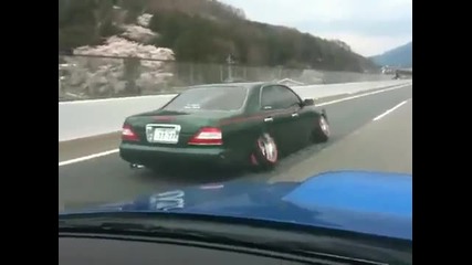 4 - ма сумисти в кола :)