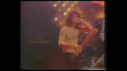 Saxon - Machine Gun ( Live ) Rare Graham Oliver Smashing Guitar