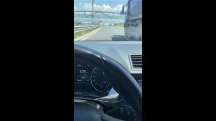 Камион кара със 100 км в час в София