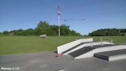 Удивителни умения с топка ! Bowling trick shots