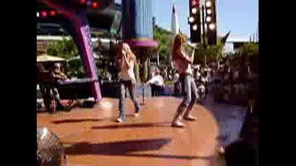 Aly & Aj - Collapsed (live)