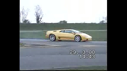 Lamborghini Diablo Vt6 Прави Як Дрифт
