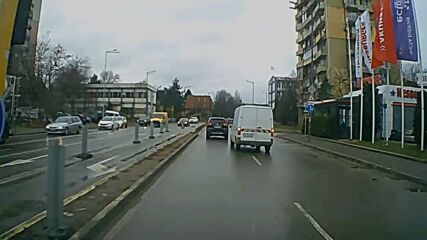 Опасно преминаване на забранен ляв завой