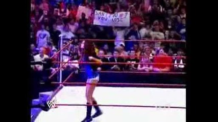Wwe - Maria удри шамар на Santino , и после го Побеждава ( + Субтитри ) :d