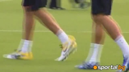 Барселона тренира на помощно игрище на Арсенал преди финала