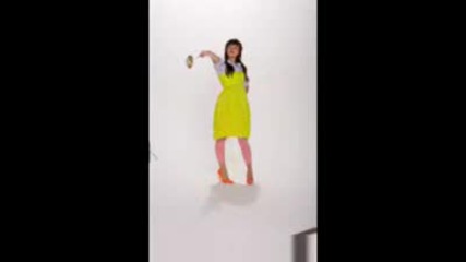 Jonas,  Demi,  Selena and Miley flip out!
