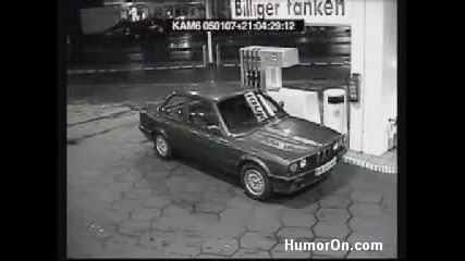секси мацка на бензиностанция