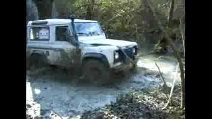 Defender 4x4 in mud